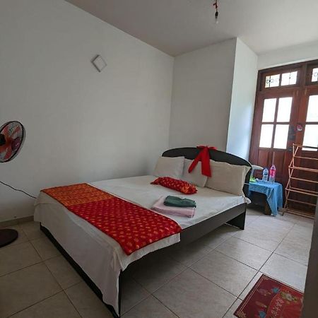 Shiranthi Guest House Rajagiriya Exteriör bild