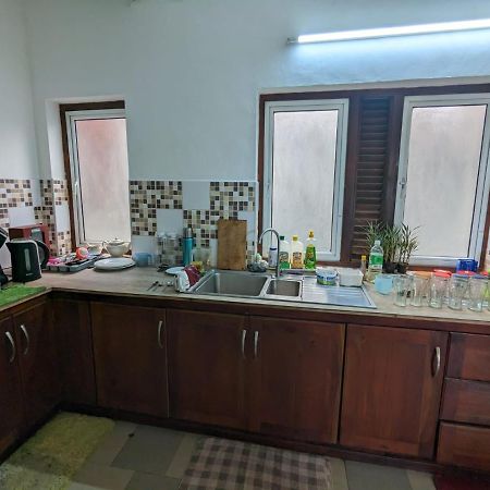 Shiranthi Guest House Rajagiriya Exteriör bild